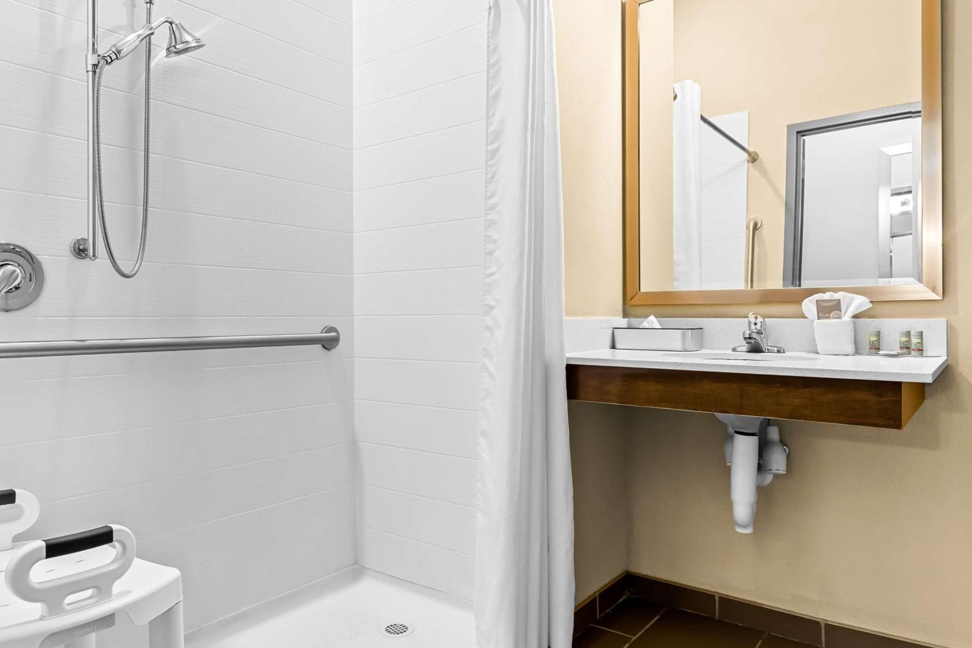Best Western St. Louis Airport North Hotel & Suites Hazelwood Εξωτερικό φωτογραφία